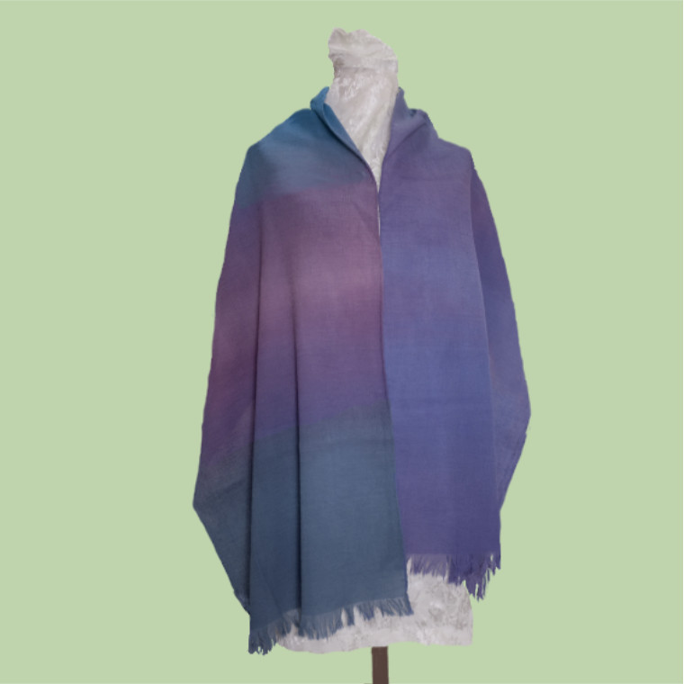 軽くて温かい多色ボカシ染楊柳織ウールストール