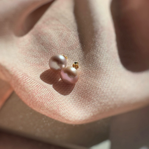 こぼれバロックパールピアス | ピンク | 淡水パール | 一粒ピアス