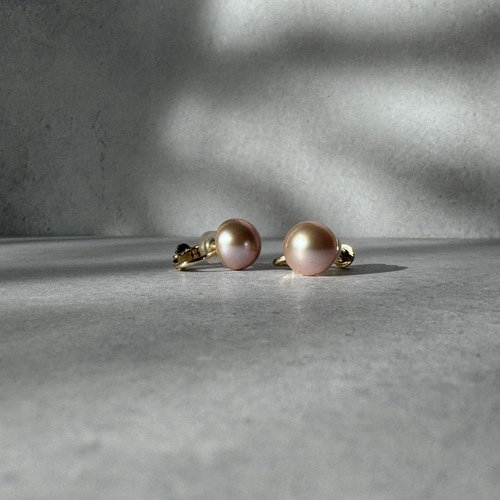 こぼれバロックパールピアス | ピンク | 淡水パール | 一粒ピアス