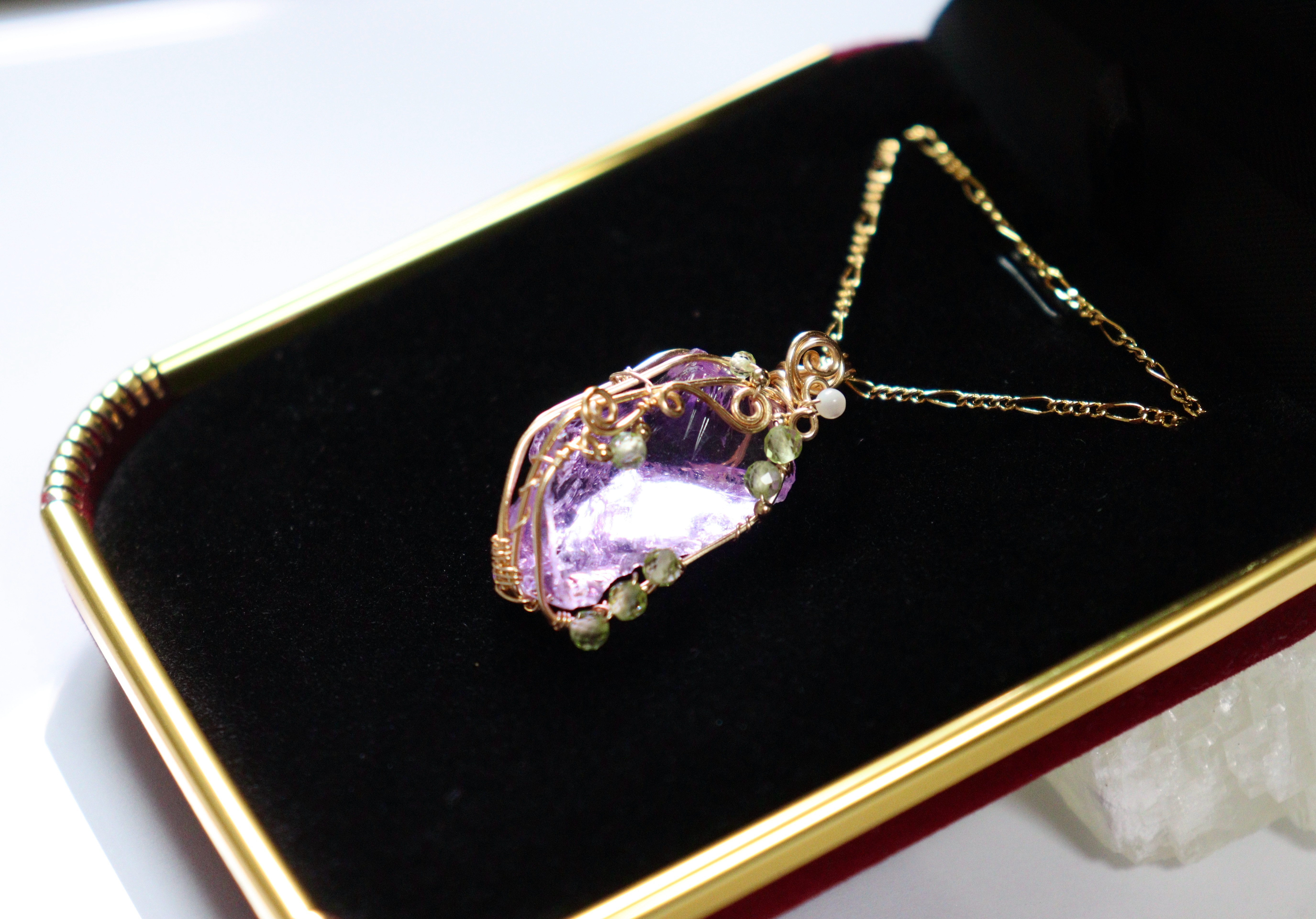 パープルピンク✧アンダラクリスタルのワイヤージュエリーネックレス✧ペンダント