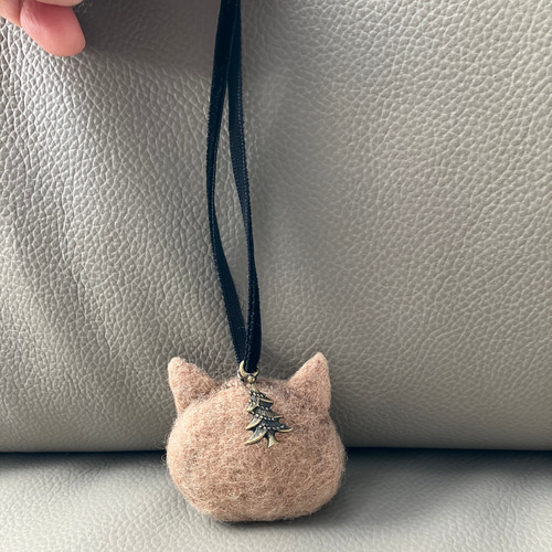 猫の羊毛フェルトのストラップ（お顔アップ） 羊毛フェルト Naotan工房