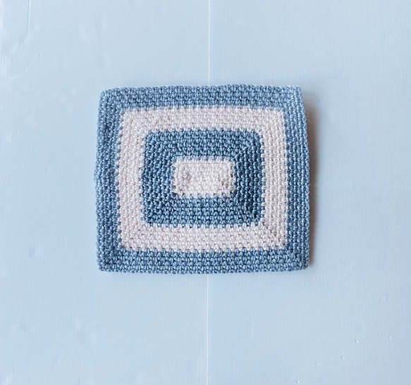 ブルーグレー渦巻き長方形コースター コースター kittan knitting 通販