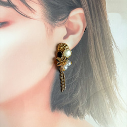 382≫レトロボタンの2wayイヤリング 4枚目の画像