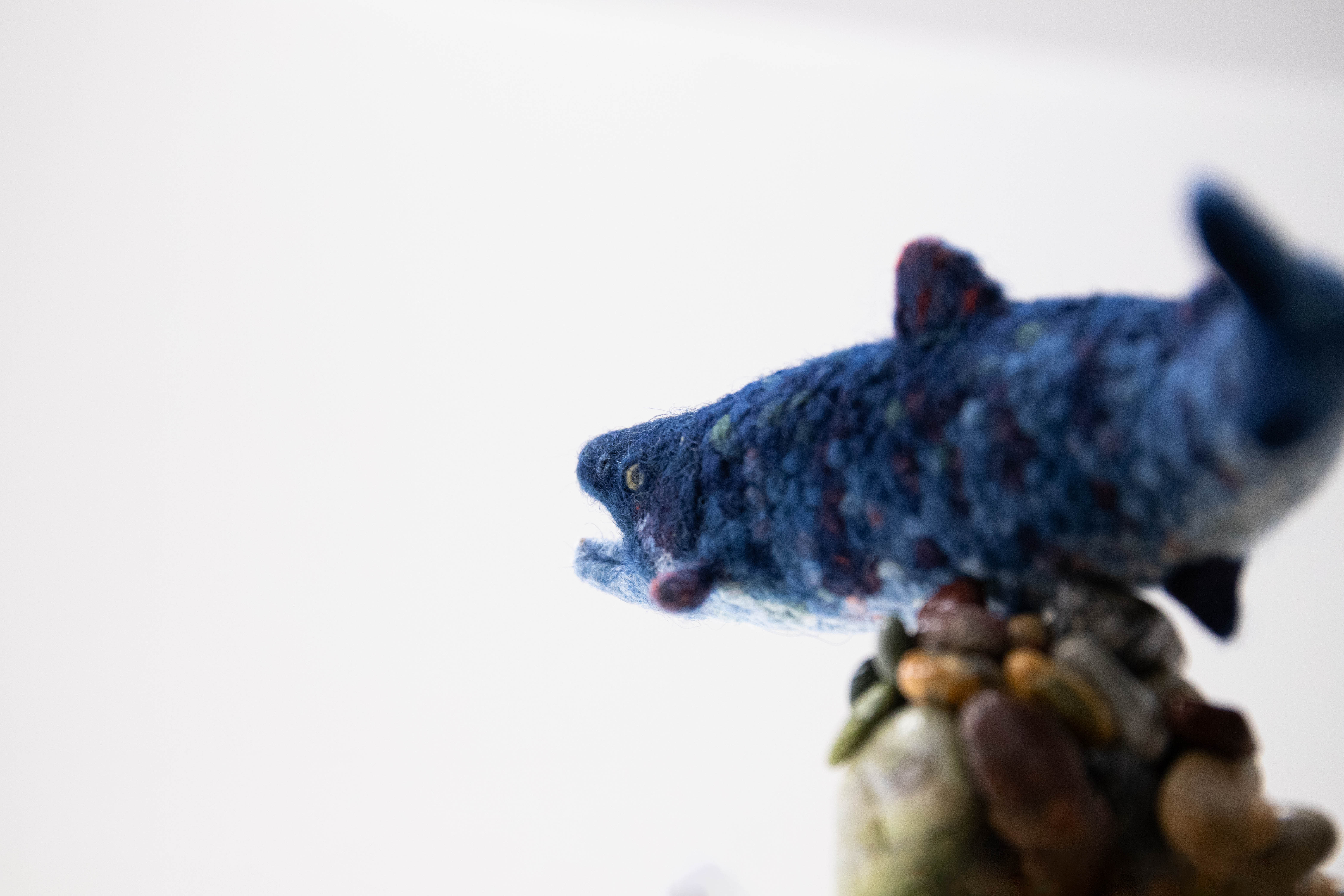 【日本／楢葉町藍染会による藍染羊毛】☆素材の旅2025☆　福島・ならはコラボ作品「未来への帰還」