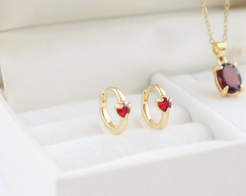 ガーネット　小さなフープピアス ガーネットカラー ワンタッチフープピアス／ノンホールピアス ピアス