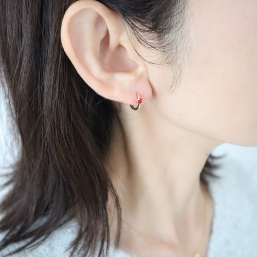 ガーネットカラー ワンタッチフープピアス／ノンホールピアス ピアス