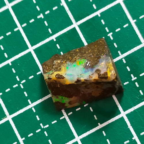 送料無料】【残り1点】 遊色 ボルダーオパール 原石 未研磨 ルース