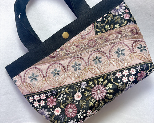自分へのご褒美や母の日ギフトに＊華やかインド刺繍リボンのトート