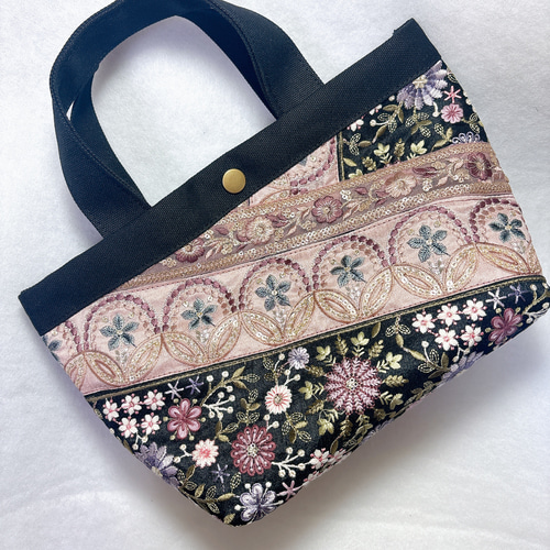 自分へのご褒美や母の日ギフトに＊華やかインド刺繍リボンのトート 