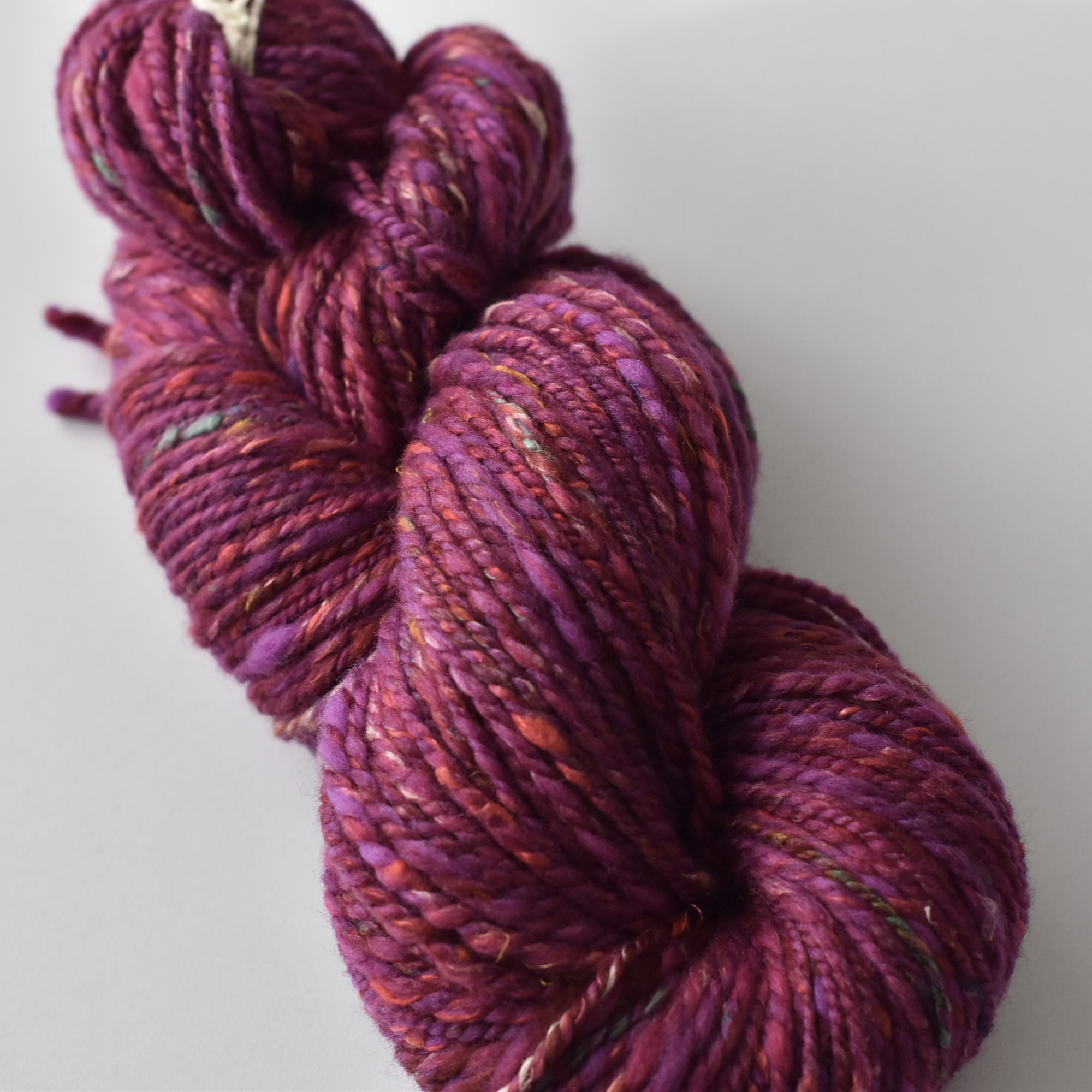 tenna + 手つむぎ毛糸  手紡ぎ糸 毛糸  シルク混メリノウール 紫系 約90g #6054