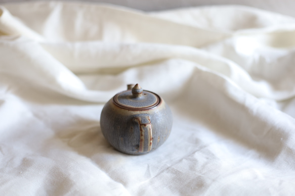 鉄粉のある　急須　アンティークグリーンブルーグレー　陶器 4枚目の画像