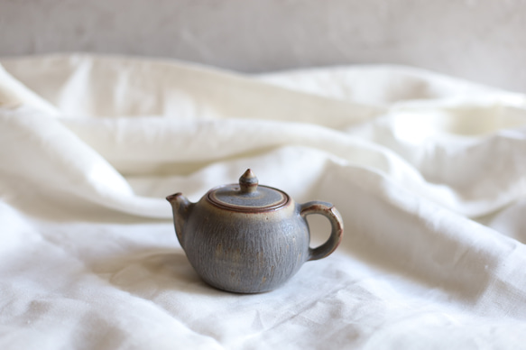 鉄粉のある　急須　アンティークグリーンブルーグレー　陶器 2枚目の画像