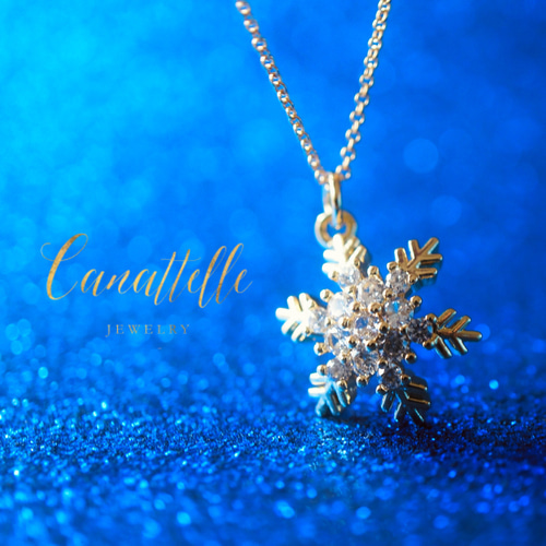 雪の結晶クリスタルネックレス 雪の結晶」 クリスタルスノー・ミドルレングス・ネックレス
