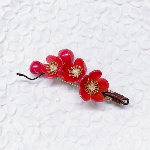 若草】紅梅。梅の花の簪/かんざし。ハンドメイドの日本製樹脂製花飾り