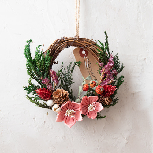 つまみ細工・クリスマスローズのフラワーリース（ローズピンク