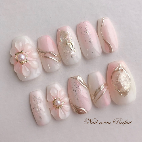 ［08］ネイルチップ フラワーネイル ニュアンス ぷっくり ブライダル オーダー ぷっくりフラワーネイル♡ ニュアンスネイル 成人式ネイル ブライダル