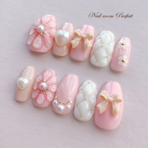 まっつん　ニュアンスネイル　ぷっくりフラワー　花　大人　成人式 ぷっくりフラワーネイルチップ⸜ ෆ ⸝‍ ニュアンス ミラー 振袖