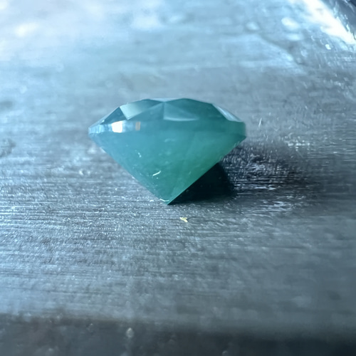 グアテマラ翡翠 ラウンドブリリアント 青緑系 ルース