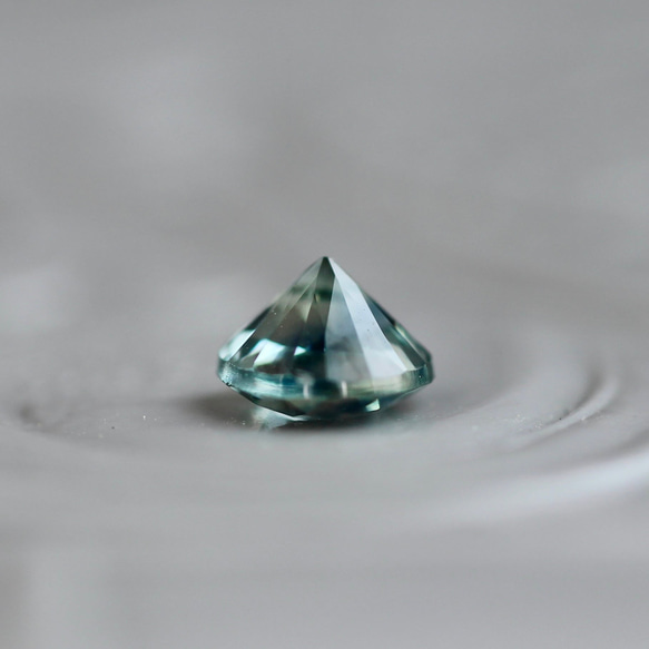 モンタナサファイア 0.25ct 3.7mm アメリカ・モンタナ州産  朝顔【MJ2426】 5枚目の画像