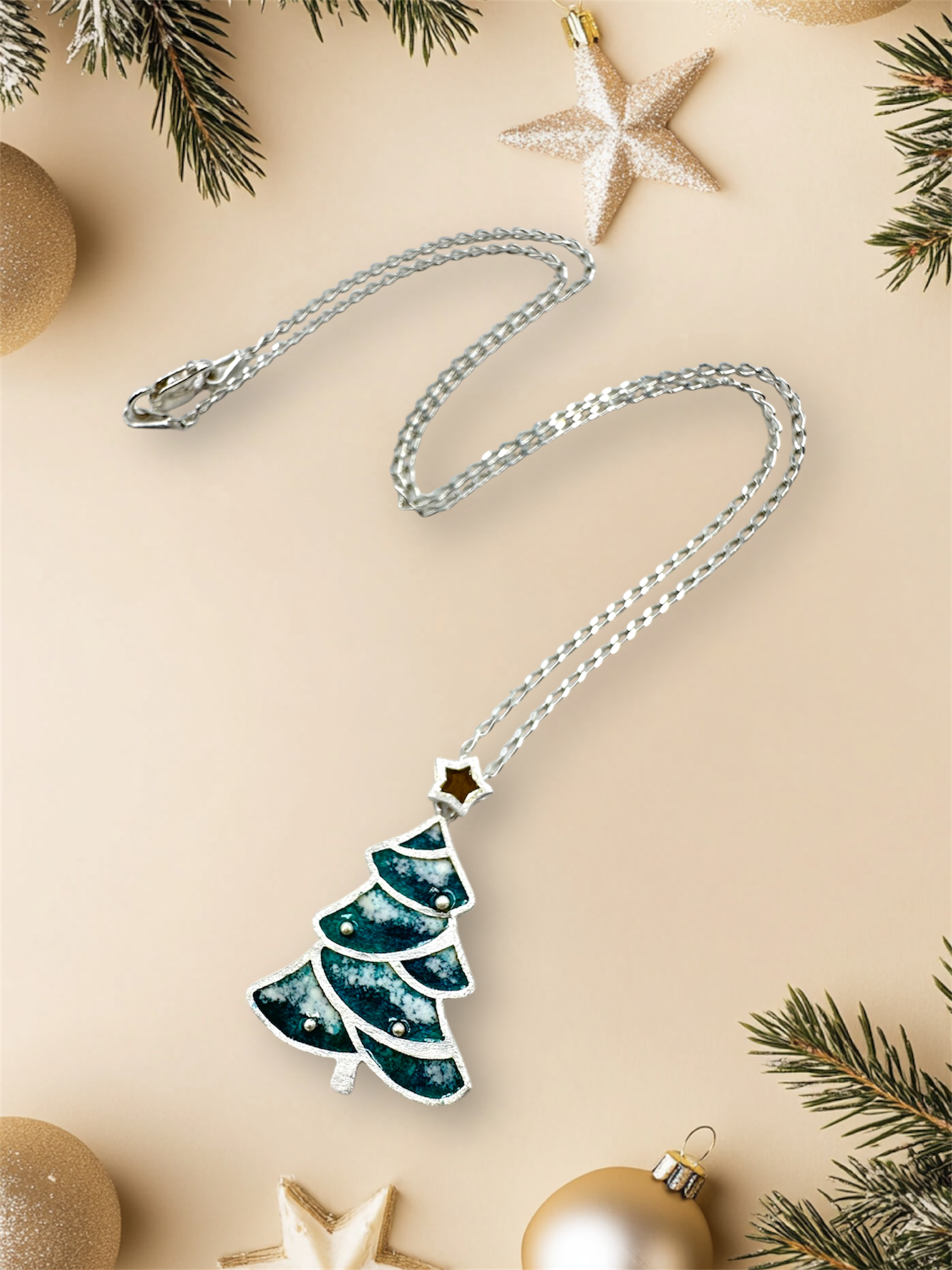 ⭐︎new⭐︎ 七宝焼きのクリスマスツリーペンダント - 揺れる星と雪の輝き