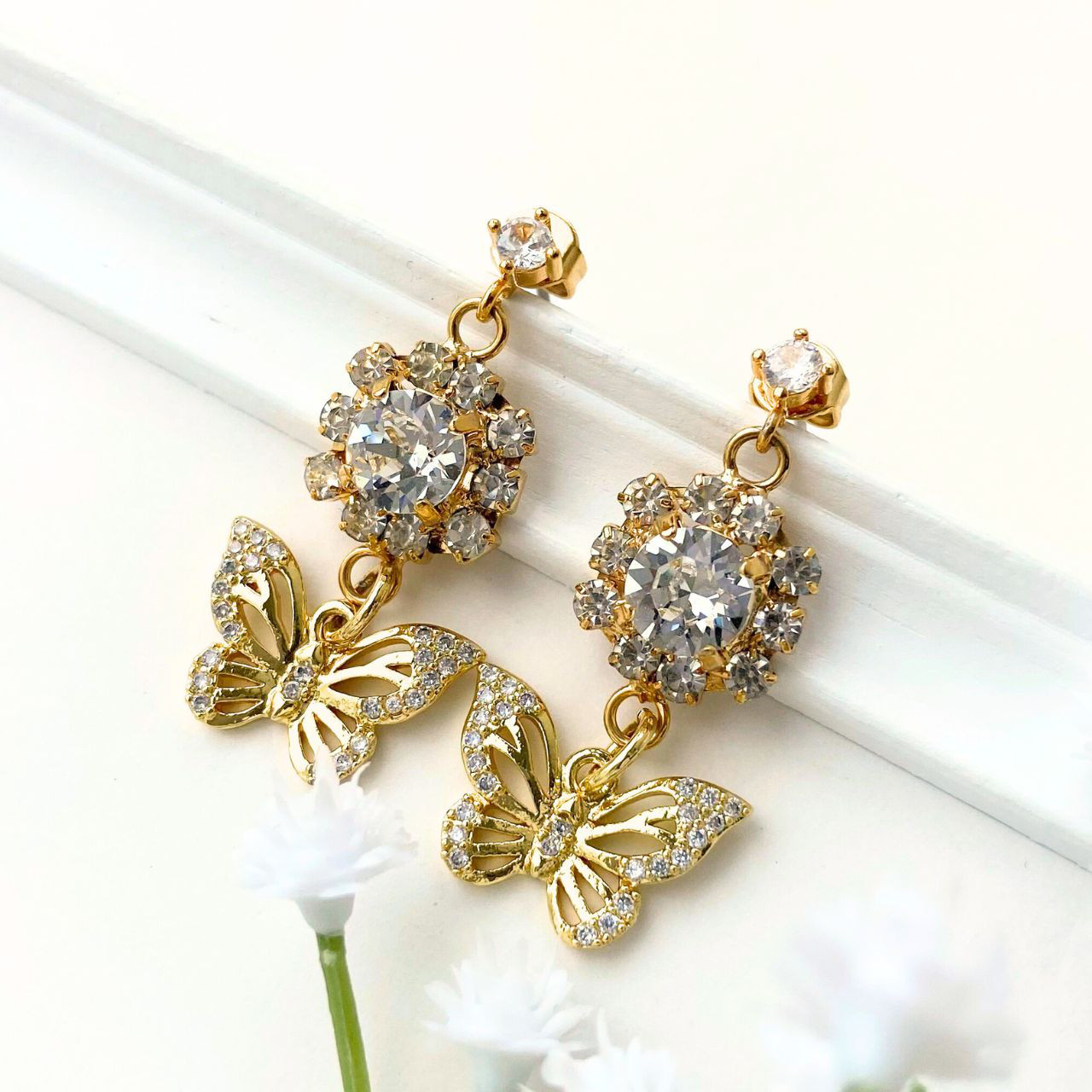 送料無料　【ギフトに♪】ジルコニアビジューバタフライピアス　結婚式　パーティー　二次会　バタフライ　A26 6,958円