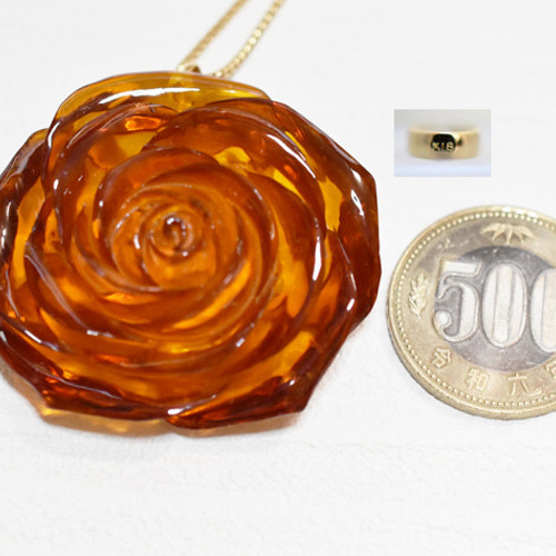 ж ソ付K18 18金 天然バルティックアンバー琥珀薔薇ペンダントトップ