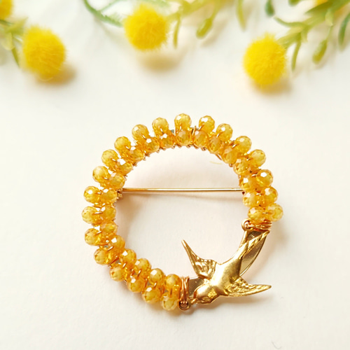 ミモザの優しい黄色 ❁シトリンと真鍮ツバメのサークルブローチ❁春の