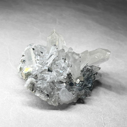 パワーストーン　天然石　パイライト　水晶入りクラスター　109g　 No.207 crystal cluster with pyrite / 水晶クラスターパイライト共生 A