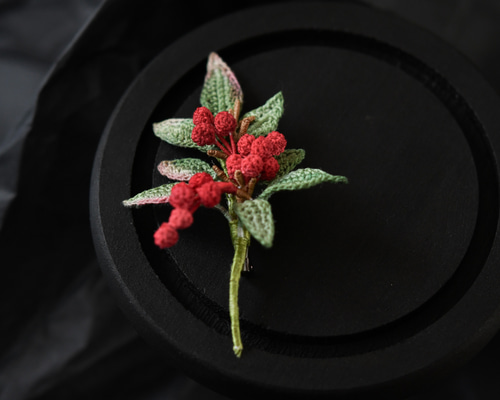 受注制作20日】ブローチ 南天 ナンテン（赤） 手編み レース編み