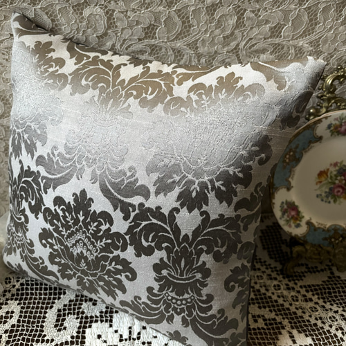 ☆セール☆ イギリス製生地 シルバーグレーの上品なダマスク柄