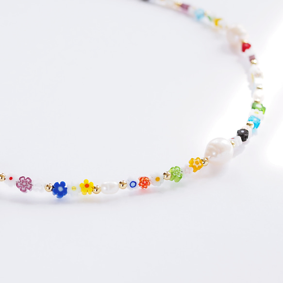 ミルフィオリ ガラスビーズモチーフと淡水パールのマンテルネックレス〈ゴールド〉 3枚目の画像