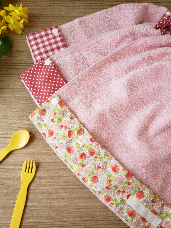 【いちご様オーダー仕上がり確認用】ポケット付き お食事エプロン ベビー&キッズ いちご様オーダー仕上がり確認用】ポケット付き お食事エプロン