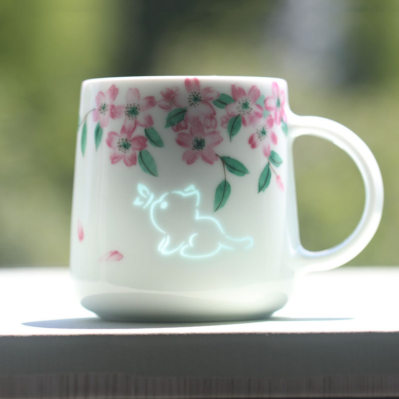 桜恋蝶猫カップ、陶磁器マグカップ、シンプルで美しい、自家用とプレゼントに適しています