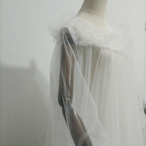 エアリー感 パーティードレス オフホワイト 透ける 胸元フリル 長袖  