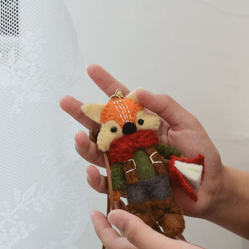 ネパール手作り羊毛フェルトストラップかわいい狐ストラップストラップ