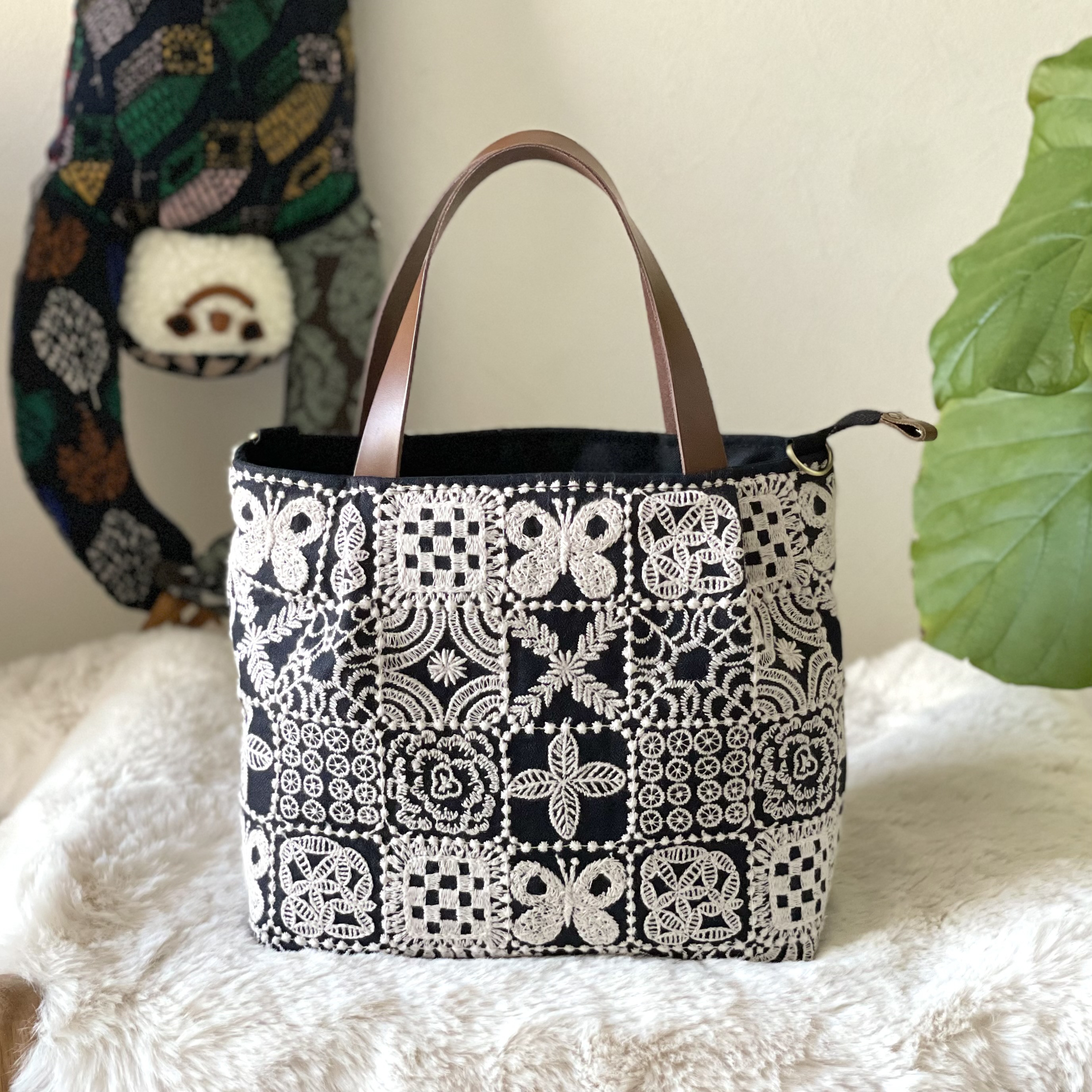 ⚮̈ミナペルホネン　forest tile かくれんぼトート　タック入