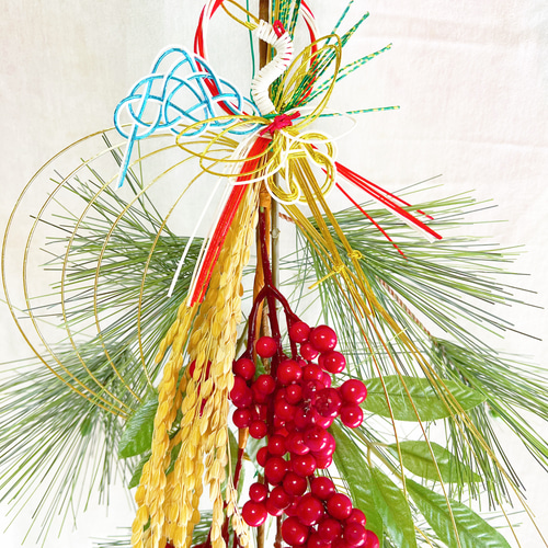 送料無料‼︎【数量限定】紅白南天のスワッグ正月飾り金色 松飾り 造花