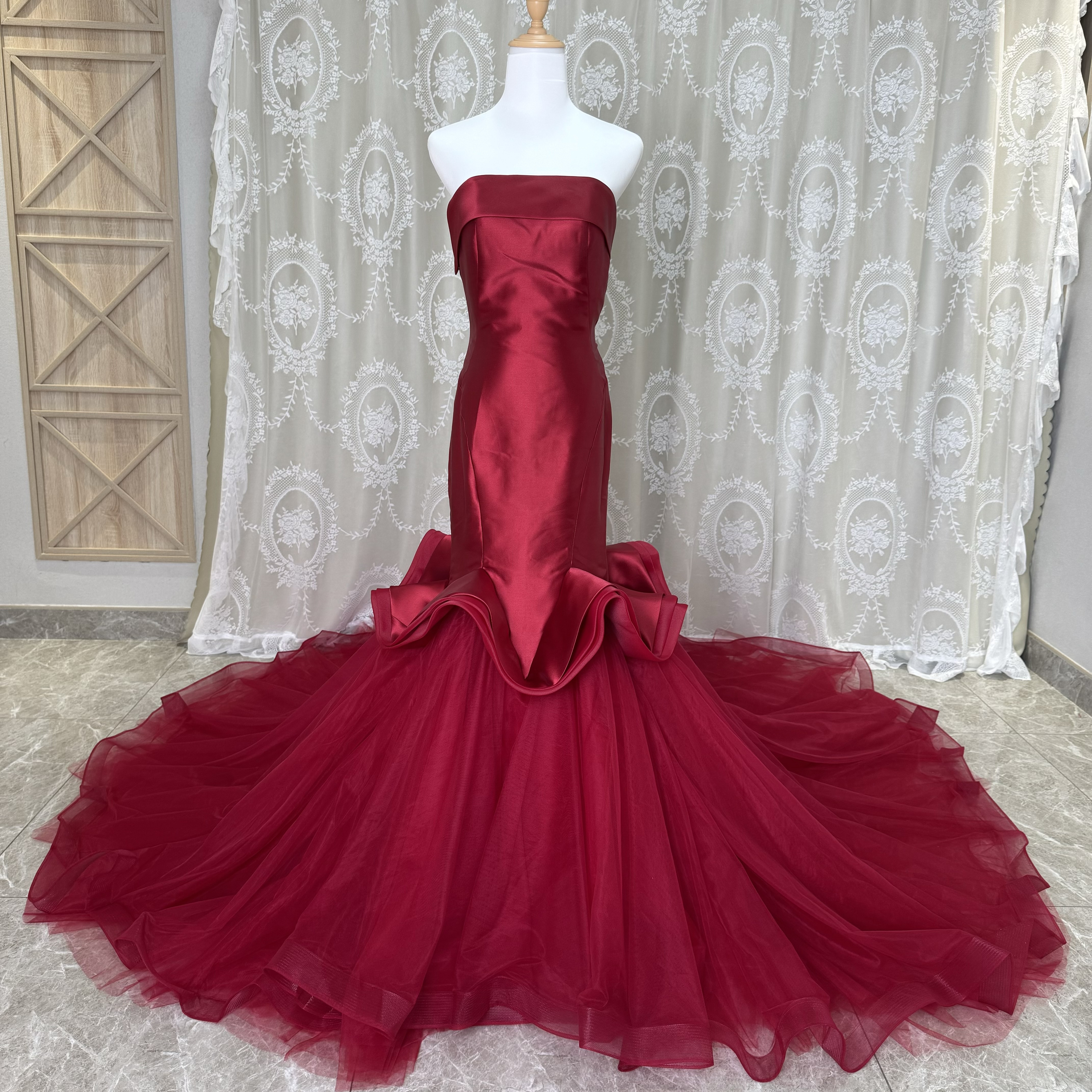 抜群のお洒落見え！ワインレッド　紅色　カラー変更可能　マーメイドドレス　カラードレス　2次会演奏会前撮りオーダー可能花嫁