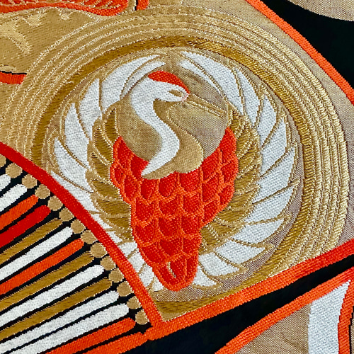 帯のタペストリー 漆黒に輝く金色の扇 帯 リメイク インテリア 掛け軸