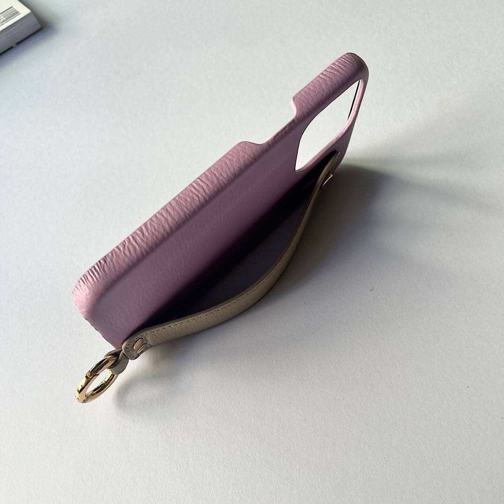 本革　名入れ可　　隠しポケット付き　ハンドベルト付き 　バイカラー　レザーiphoneケース