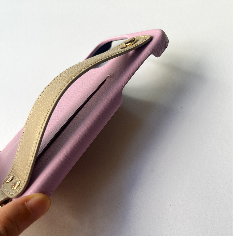 本革　名入れ可　　隠しポケット付き　ハンドベルト付き 　バイカラー　レザーiphoneケース