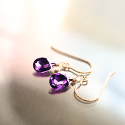 深紫アメジストの小さな小さな14kgf煌めきジュエリー ピアス