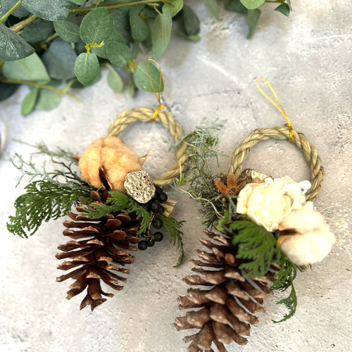 自然素材のお正月飾り（松ぼっくり）天然素材 しめ縄・しめ飾り