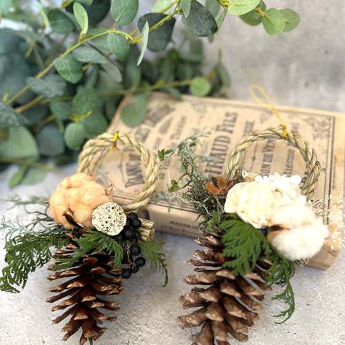 自然素材のお正月飾り（松ぼっくり）天然素材 しめ縄・しめ飾り
