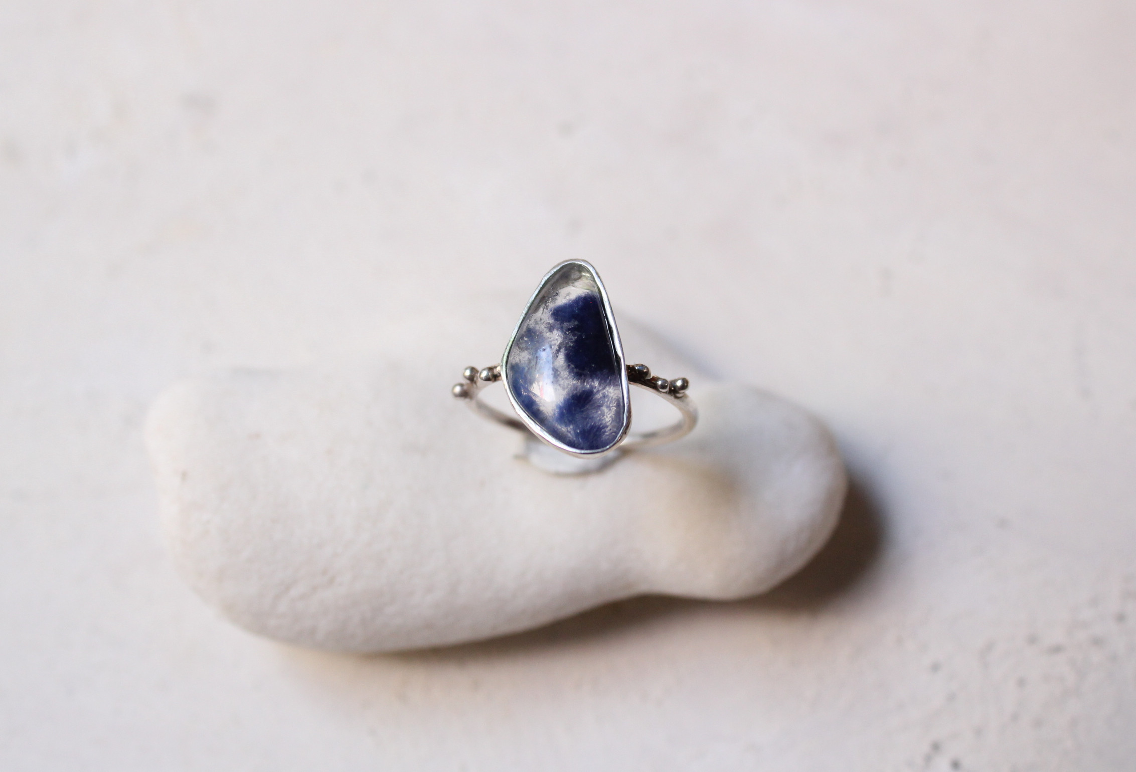 デュモルチェライト イン クォーツのリング　SV925/azur