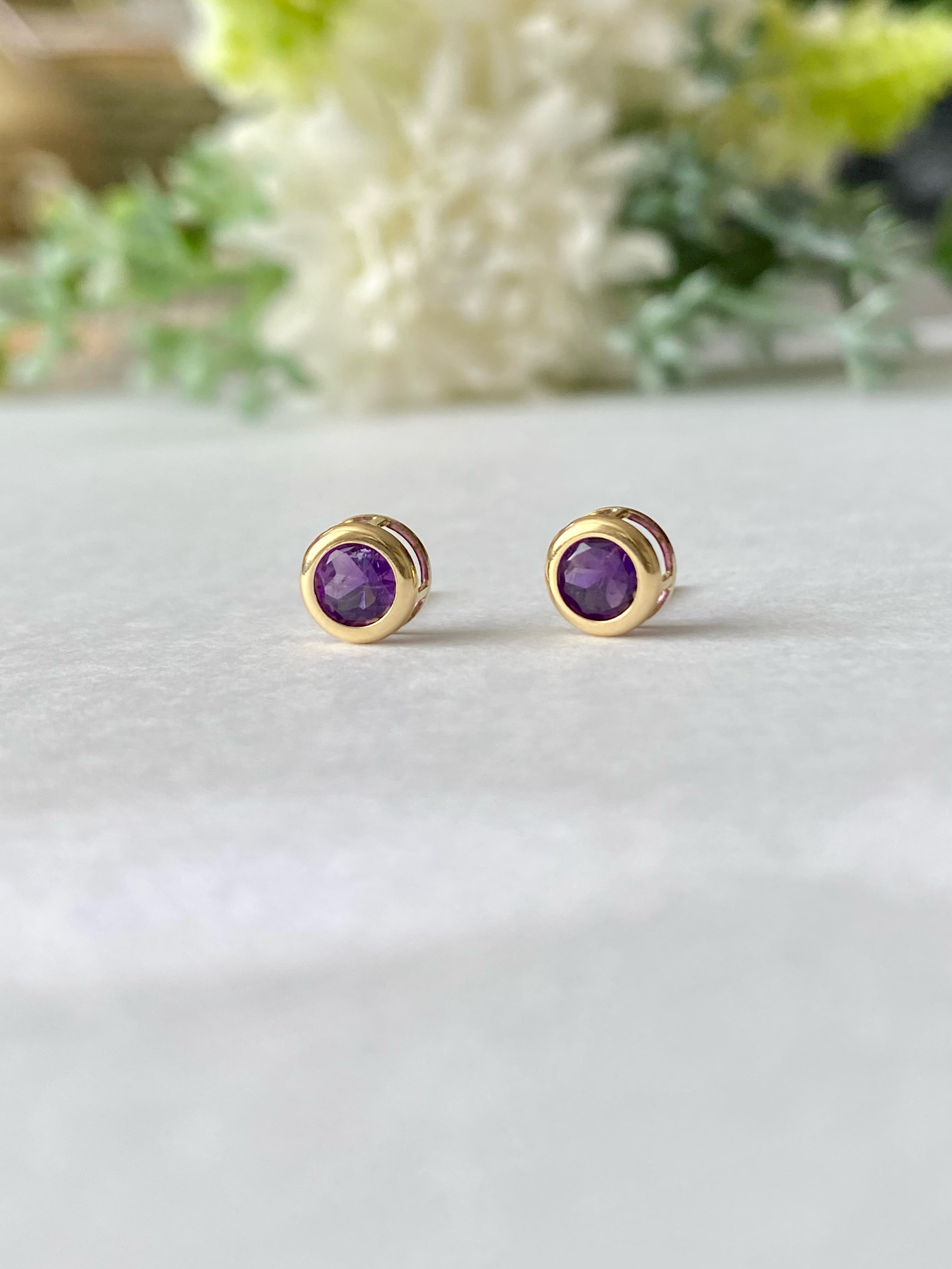 宝石質アメジスト AAA 5mm ベゼルピアス 14kgf/sv925 紫水晶 2月誕生石