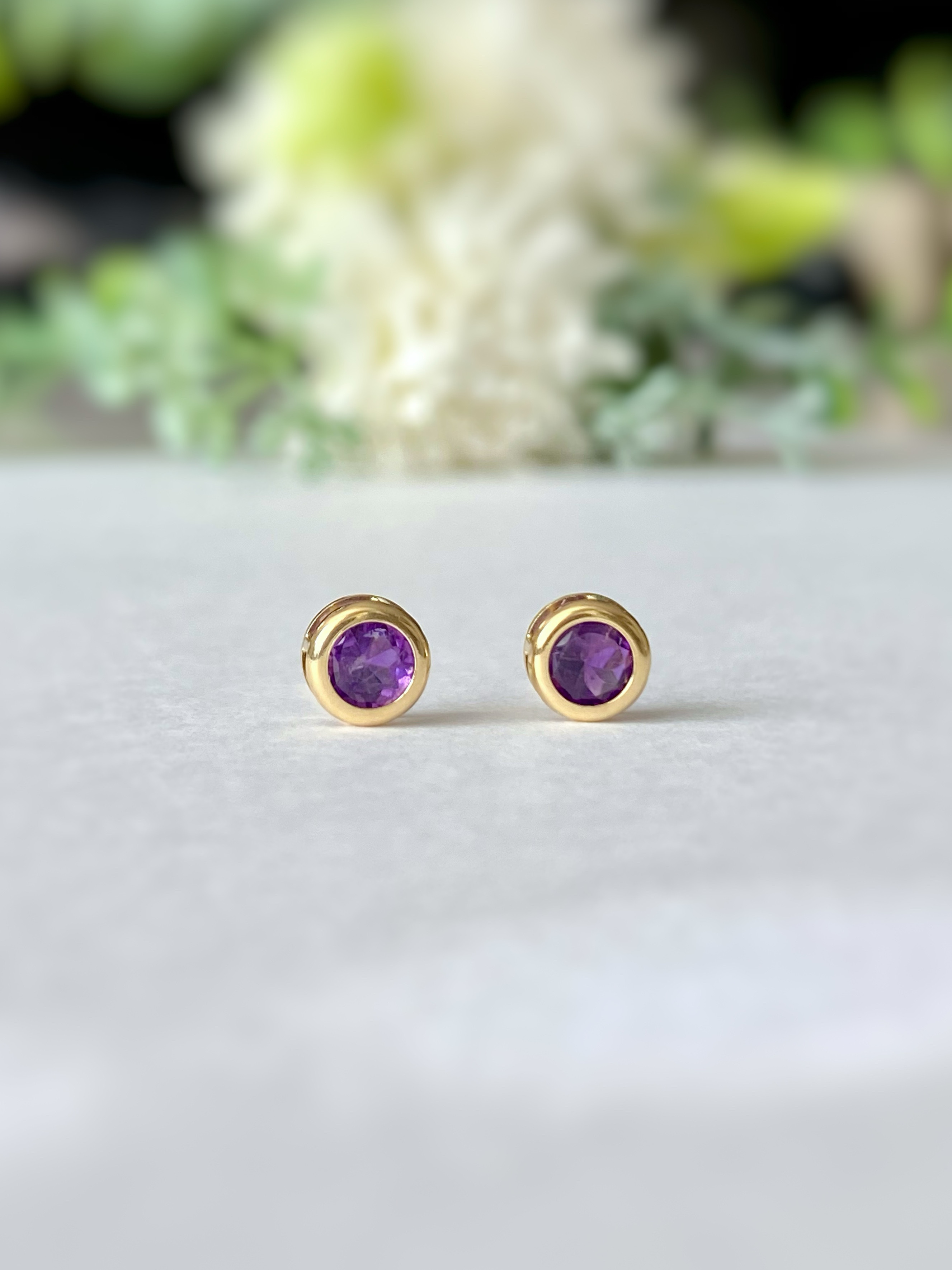 宝石質アメジスト AAA 5mm ベゼルピアス 14kgf/sv925 紫水晶 2月誕生石
