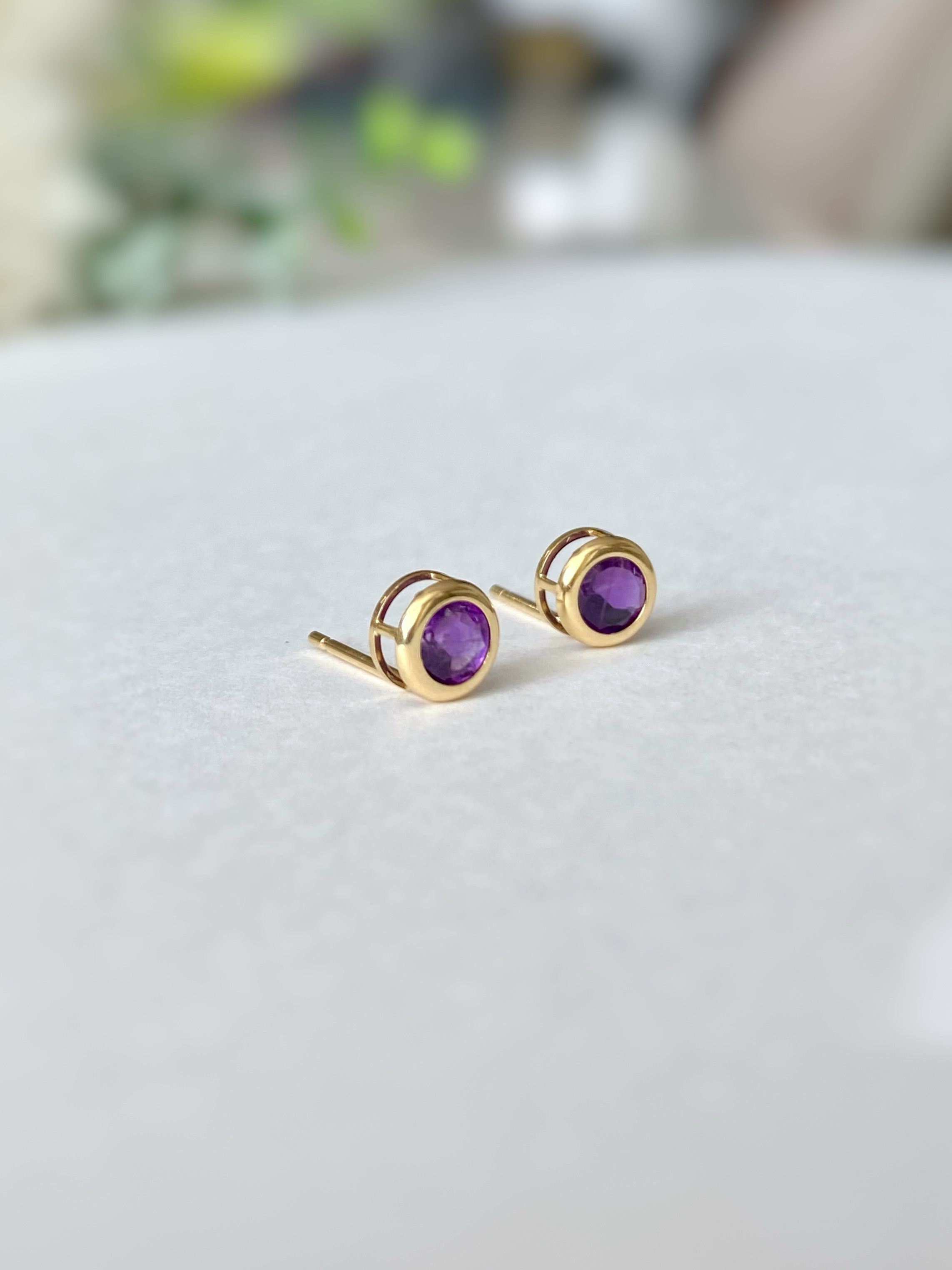 宝石質アメジスト AAA 5mm ベゼルピアス 14kgf/sv925 紫水晶 2月誕生石