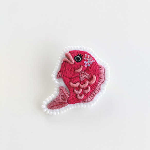 めで鯛 刺繍ブローチ ブローチ loup bleu 通販 18683303｜Creema