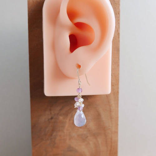 スコロライトとラベンダーカラー天然石のピアス／イヤリング 14kgf